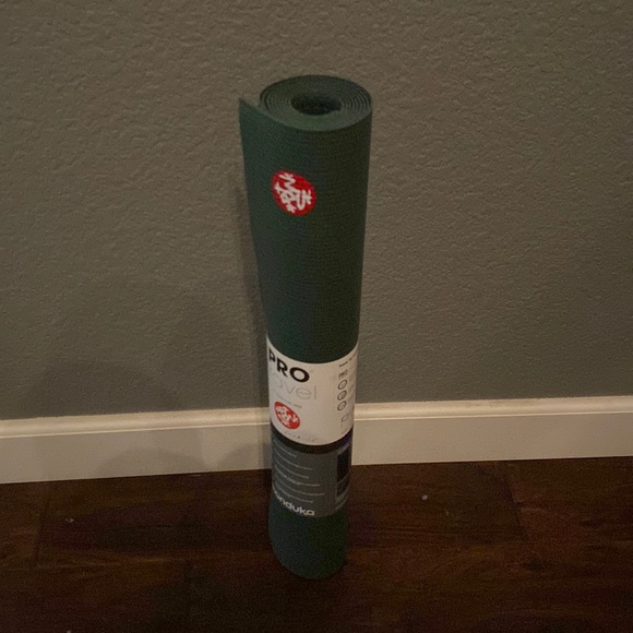 manduka Other - New Manduka Pro Travel Yoga Mat 71” (180cm) x 24” (60cm) x 0.25cm sage green
